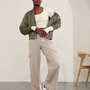NWOT ATHLETA Venice Cargo wide leg high rise pant in feather
